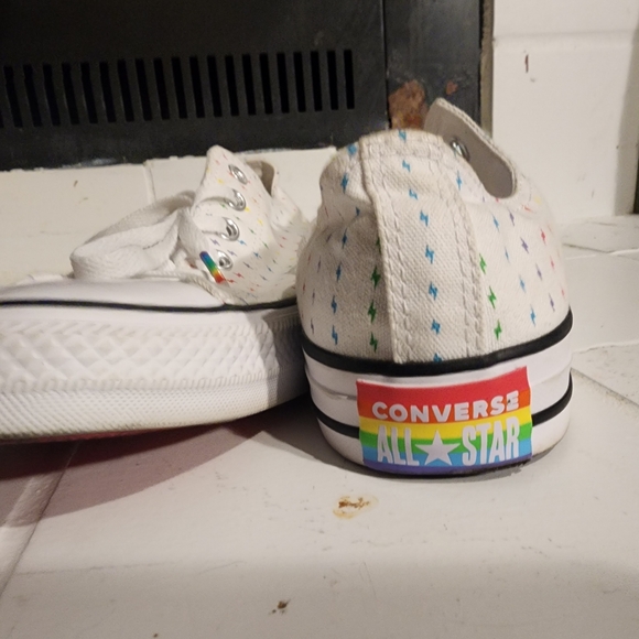 Mens 7 women's 9 rainbow converse Pride Chuck Taylor's - Picture 3 of 3